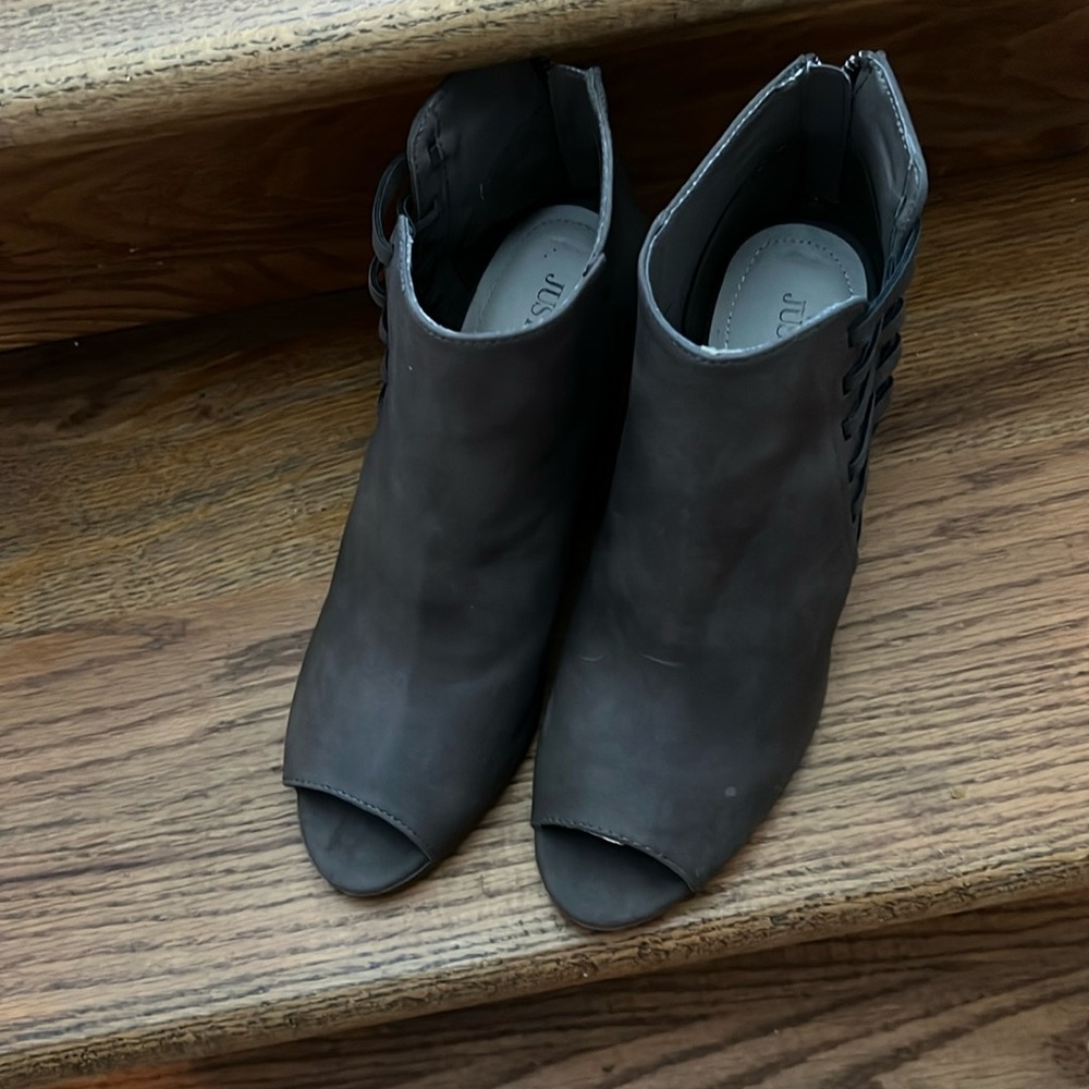 Gray size 8.5 opentoe booties